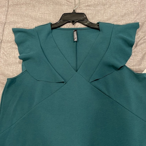 Massini green dress, size 1x, comfortable and stretchy. - Picture 3 of 9
